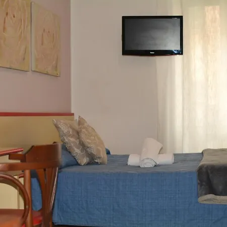 Отель La Madunina Варацце